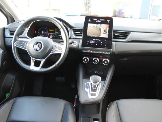 Renault Captur 1.6 E-Tech full hybrid 145 PK iconic | Lederen bekleding en stoel elektrisch bedienbaar | 360 camera | Stoelverwarming voor |
