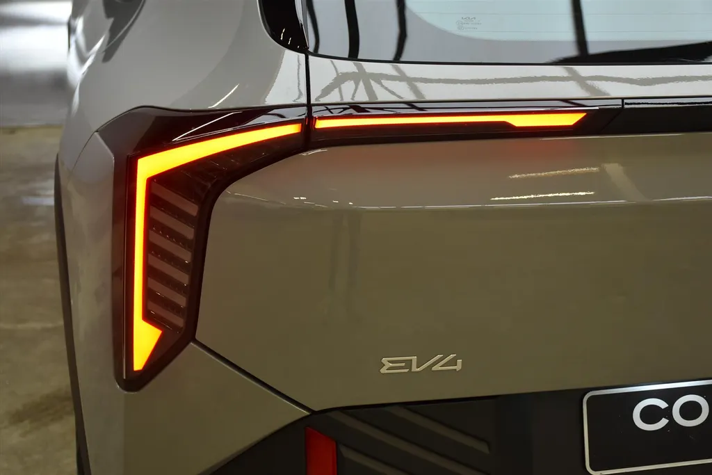 Kia EV4 81,4 kWh 204PK Air