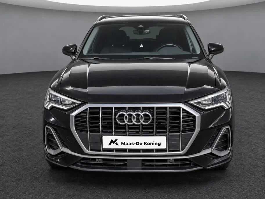 Audi Q3 45 TFSIe 245pk S edition · Camera · Apple/Android Car Play · Stoelverwarming ·  Navigatie · Elek. Achterklep · Keyless · 19'' Inch ·