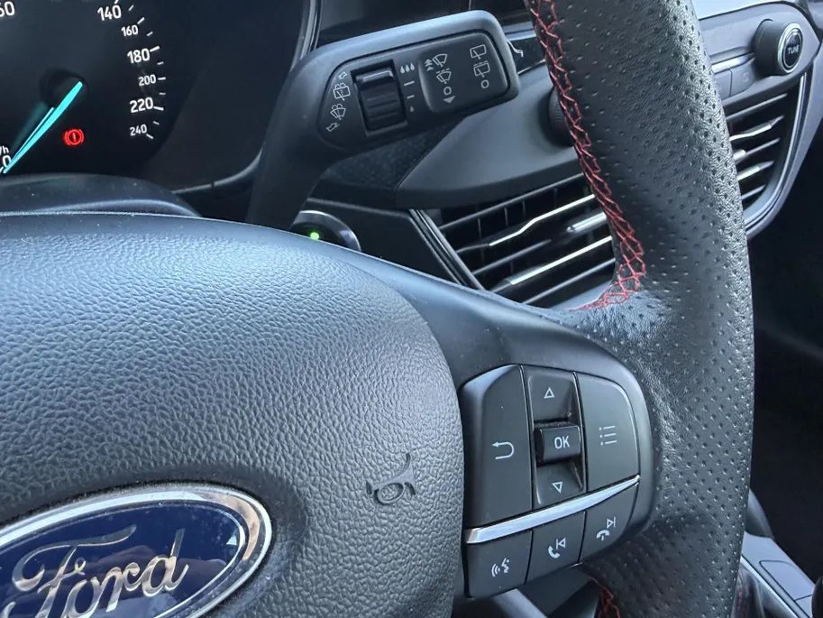 Ford Focus 1.0 EcoBoost Hybrid ST Line +