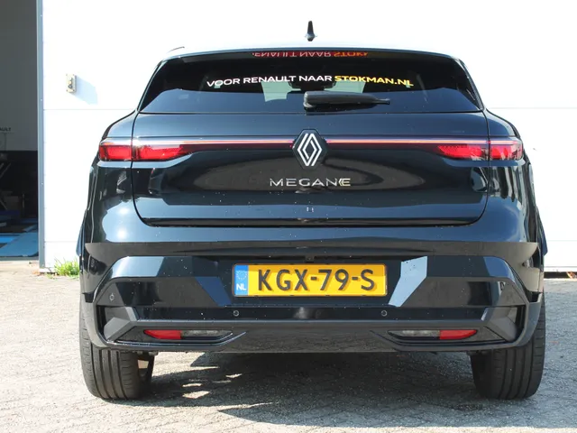 Renault Megane E-Tech comfort range iconic 60 kWh | 360 camera | Elektrische stoelen | Harman Kardon geluid | DEMO VRAAG NAAR DE BESCHIKBAARHEID!