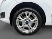 Ford Fiesta 1.0 Style Ultimate | Dealer onderhouden | NL auto | Navigatie | Parkeersensoren voor en achter | Achteruitrijcamera | 15' lichtmetalen velgen | Airco | Cruise control | Bluetooth | Privacy glas | Bovag garantie |