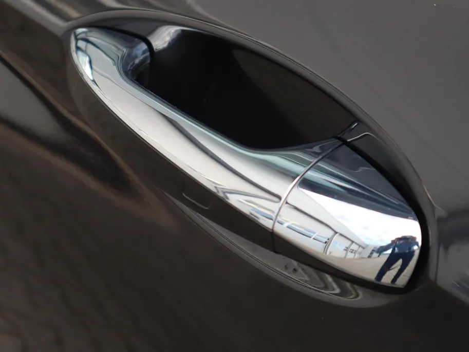 Mercedes-Benz E-Klasse 300 e AMG Line l Trekhaak l Panoramadak l Keyless l stoelverwarming