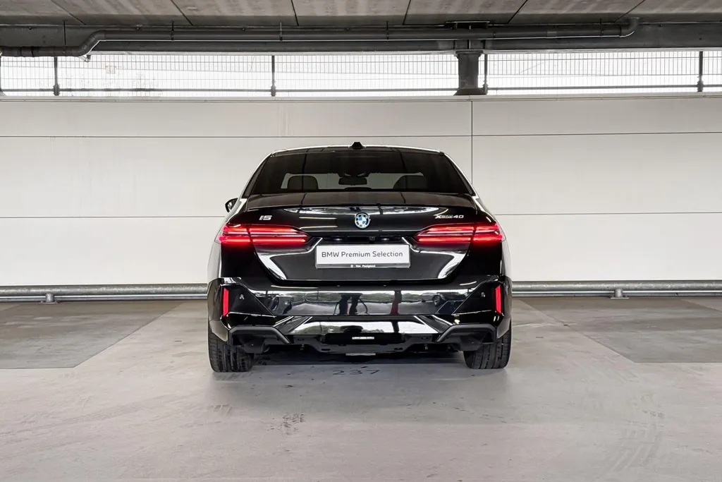 BMW i5 Sedan xDrive40 84 kWh