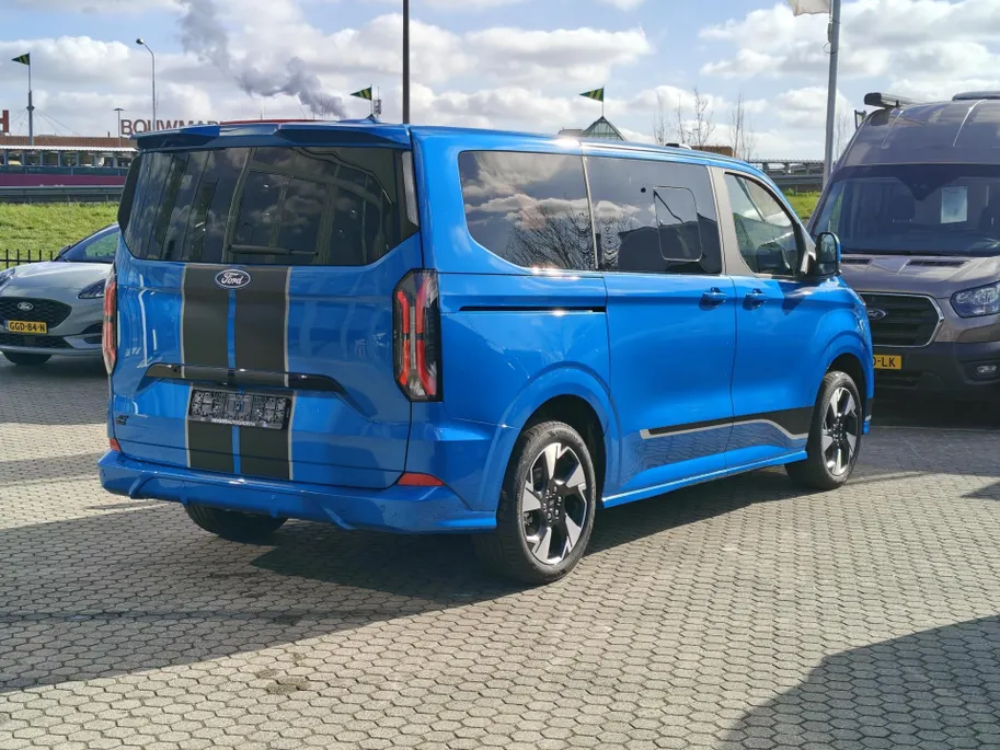 Ford Tourneo Custom E-Tourneo 340 L1H1 Sport 65 kWh - 8 PERSOONS - FULL OPTION - PANORAMADAK - ELEK. ZIJ SCHUIFDEUREN - TREKHAAK