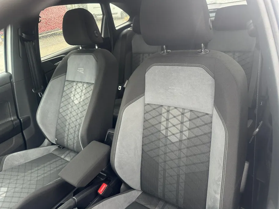 Volkswagen Taigo 1.0 TSI R-Line Edition | AUTOMAAT | CAMERA | APPLE CAR PLAY ANDROID AUTO | Cruise | DAB |
