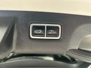 Kia Sorento 1.6 T-GDi Plug-in Hybrid 4WD DynamicPlusLine 7p | Apple Carplay / Android Auto | Navigatiesysteem | Licht + Regensensor | Stoel + Stuurverwarming | Elektrisch Verstelbare Bestuurdersstoel | Elektrisch Bedienbaar Schuif / Kanteldak | Elektrisch bedienbare 