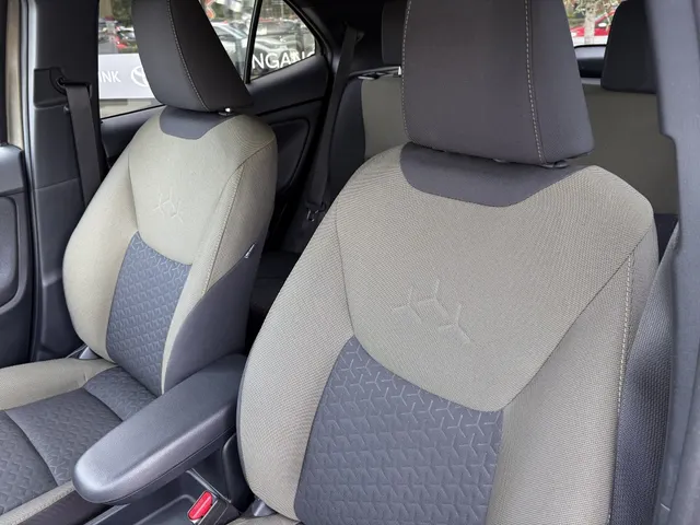Toyota Yaris Cross 1.5 Hybrid Explore | Stoelverwarming | Parkeersensoren