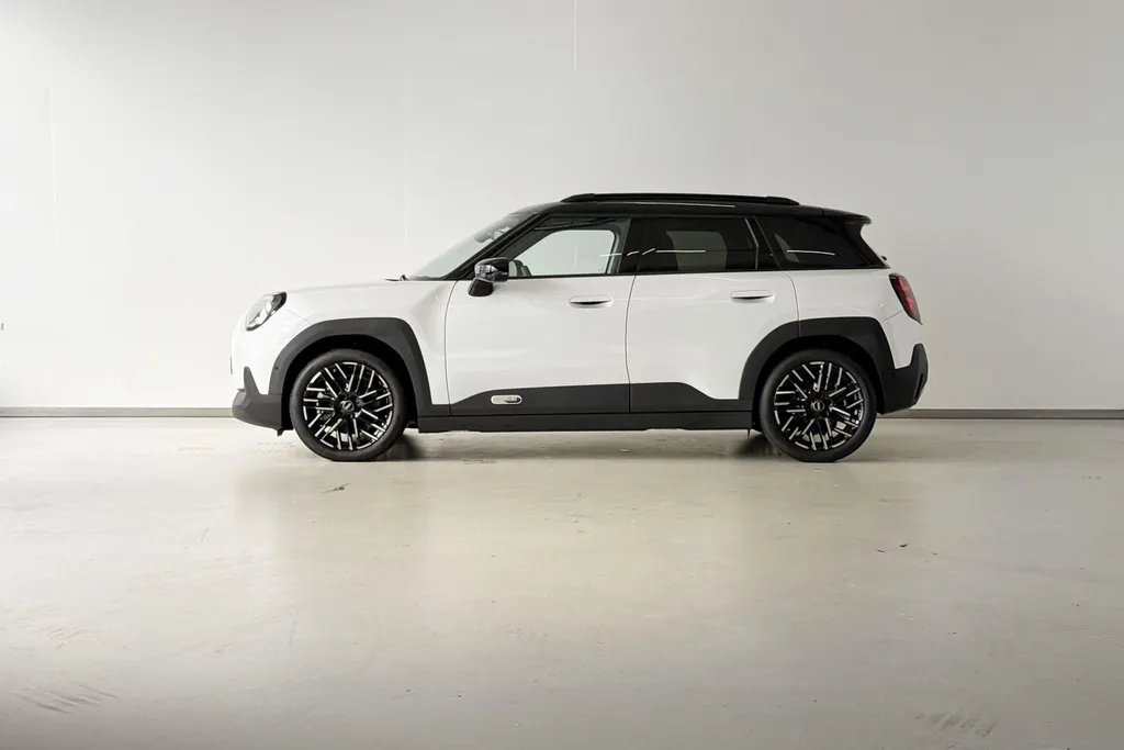 MINI Aceman SE Favoured L 54.2 kWh