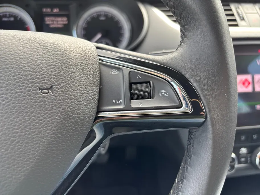 Škoda Octavia Combi 1.0 TSI Greentech Business Edition Plus | Weinig kilometers! | Afneembare Trekhaak | Achteruitrijcamera | Apple Carplay/Android Auto | Climate Control | 12 maanden garantie! |