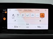 Volkswagen Golf 1.0 eTSI 110pk DSG Life Business · Camera · Apple/Android Car Play · ACC · Sfeerverlichting · Navigatie · Verkeersbord Detectie · Garantie t/m 06-02-2028 of 100.000km