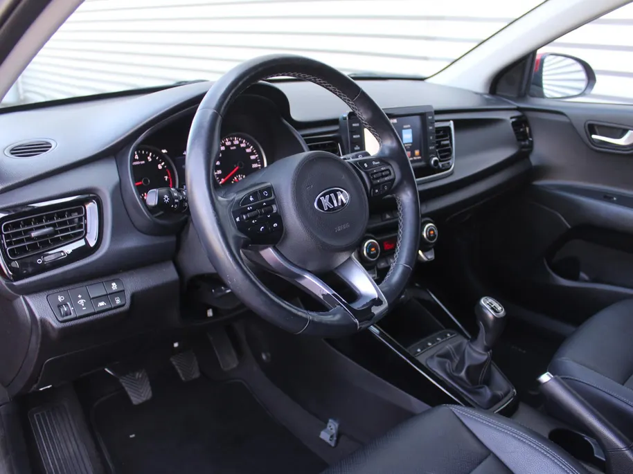 Kia Rio 1.0 TGDI ExecutiveLine | Trekhaak | Stuur-/stoelverwarming | Camera | Skai leer | 17' LM | Carplay | All seasons | Clima | Navi | Cruise |
