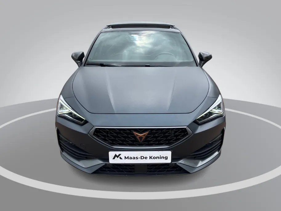 CUPRA Leon 1.4e-Hybrid 180kW/245PK VZ · Leder kuipstoelen · Panoramadak · Navigatie · Camera ·
