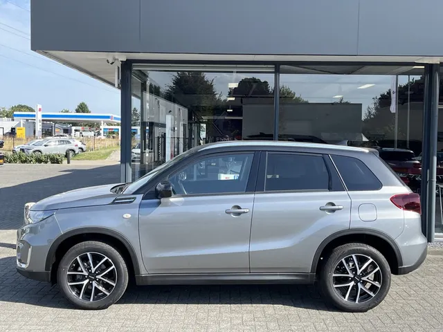 Suzuki Vitara 1.4 B.jet Select Smart Hybrid Bi-Tone | Blindspot | Stoelverwarm