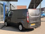Ford Transit Custom 280 2.0 TDCI L1H1 Limited DUBBELE ZIJSCHUIFDEUR I TREKHAAK I BI-XENON KOPLAMPEN I WINTER PACK I APPLE CARPLAY / ANDROID AUTO I