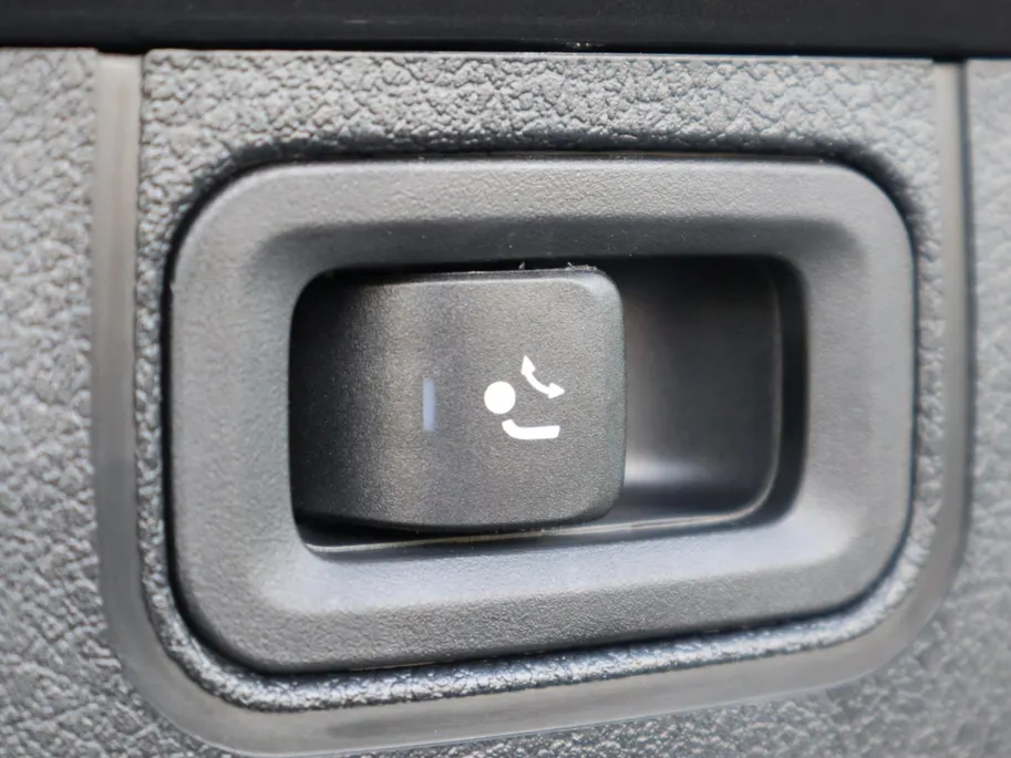 Mercedes-Benz A-Klasse 180 Star Edition Luxury Line l Trekhaak l Achteruitrij camera l Stoelverwarming l Ambiente lichtpakket