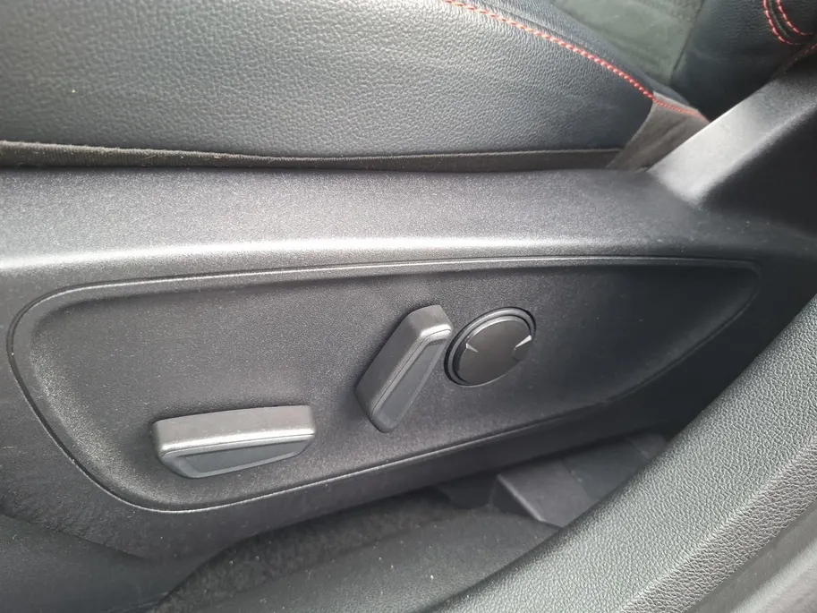 Ford Kuga 2.5 PHEV ST-Line X | Winterpack | Driver assistancepack | Technologypack | El. Trekhaak | Panoramadak | El. Achterklep | All-seasonbanden | 18' Lichtmetaal | Adaptive Cruisecontrol | BLIS | Matrix Ledkoplampen | Head-up Display |