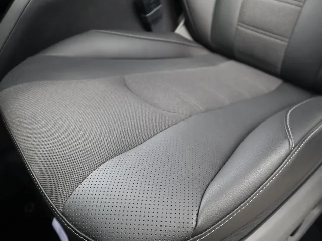 Toyota Urban Cruiser Executive 61 kWh