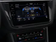 Volkswagen Tiguan 1.4 TSI 245pk DSG eHybrid Elegance · Camera · Panoramadak · Wegklapbare Trekhaak · Apple/Android Car Play · 18'' Inch ·