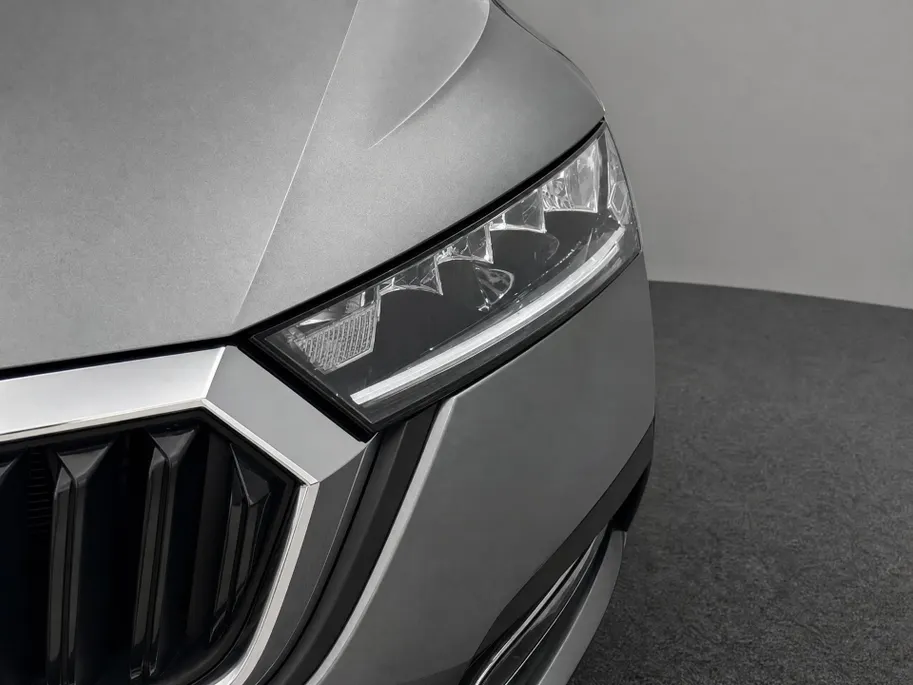 Škoda Octavia Combi 1.5e-TSI/150PK Business Edition Plus · Navigatie · Apple/Android Car Play · Camera + Parkeersensoren · Stoelverwarming ·