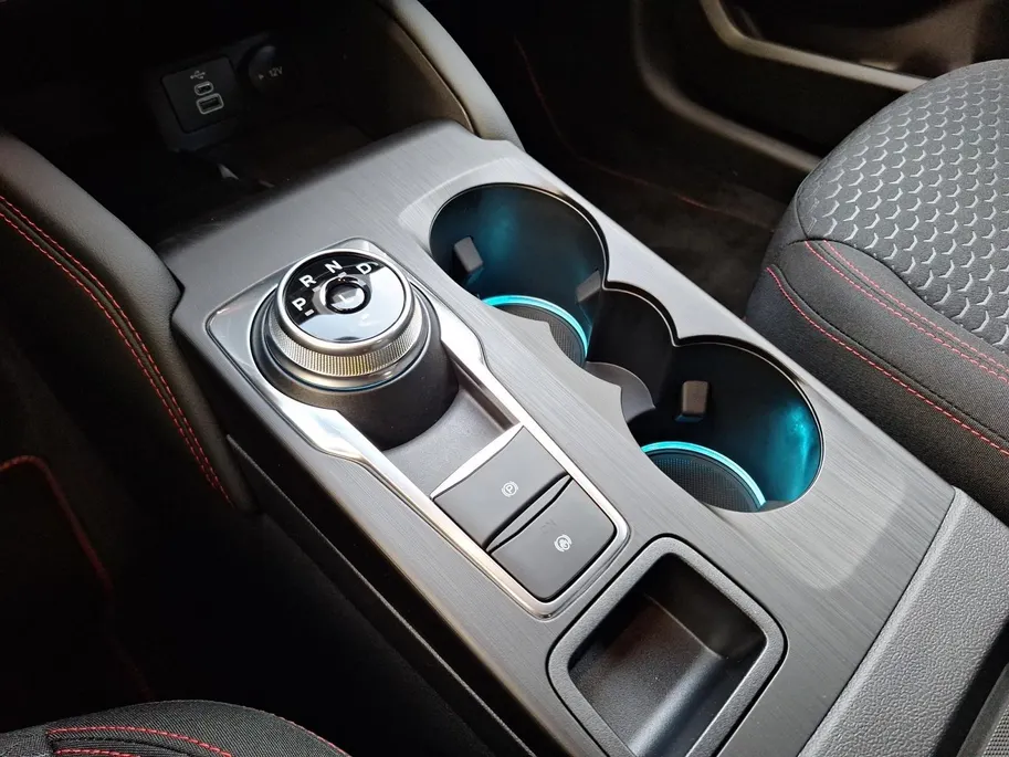 Ford Kuga 2.5 PHEV ST-Line | Winterpack | El. Trekhaak | Climate Control | 18' Lichtmetaal | Camera | Draadloze Apple Carplay&Android Auto | Led verlichting | Nieuw te bestellen |