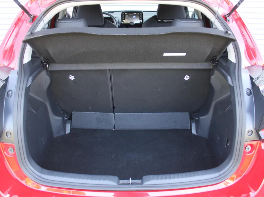 Mazda 2 Hybrid 1.5 Select | Trekhaak | Stuur-/stoelverwarming | Camera | HUD | Telefoonlader | Dodehoek detectie | Cruise adapt. | Clima | 16' LM |