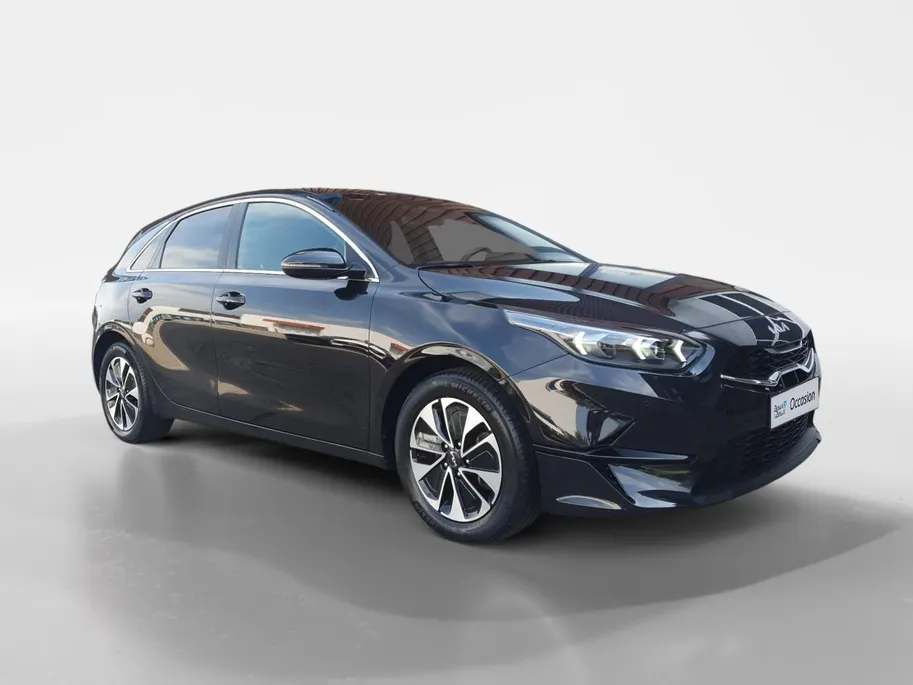 Kia Ceed 1.0T Design Edition | Stoel en stuurverwarming | Dodehoek detectie | Navigatie | Camera | Apple carplay / Android Auto | JBL sound system |