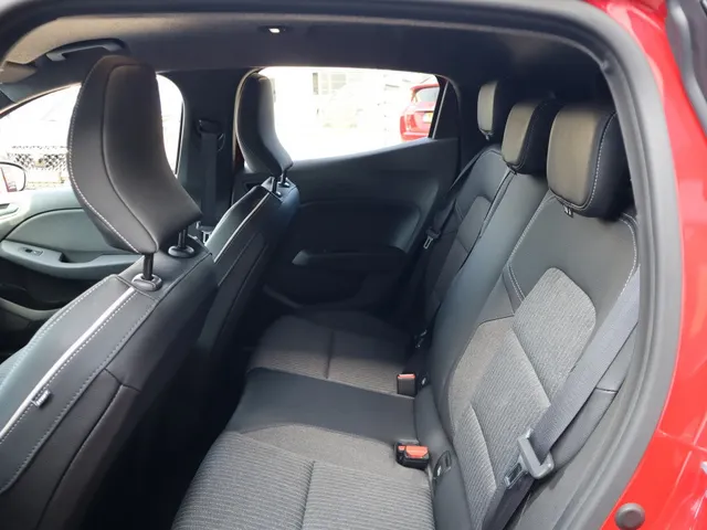 Mitsubishi Colt 1.6 HEV Intense+ Adaptive Cruise | Keyless | All Seasons