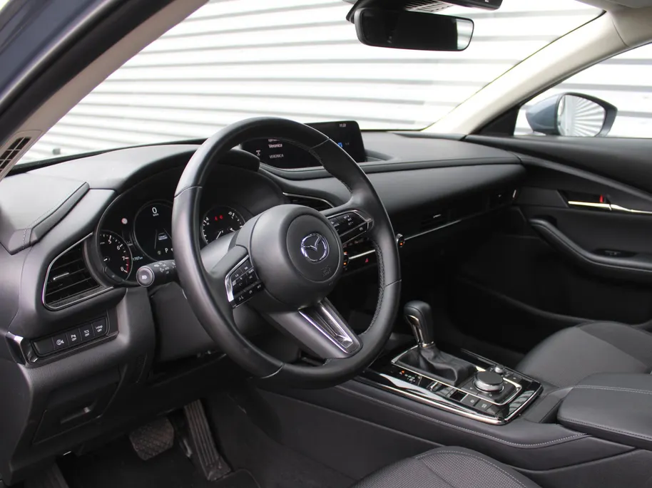 Mazda CX-30 2.0 e-SkyActiv-X M Hybrid Centre-line | Stuur-/stoelverwarming | Camera | HUD | LED | 18' LM | Dodehoek sensor | Cruise adapt. |