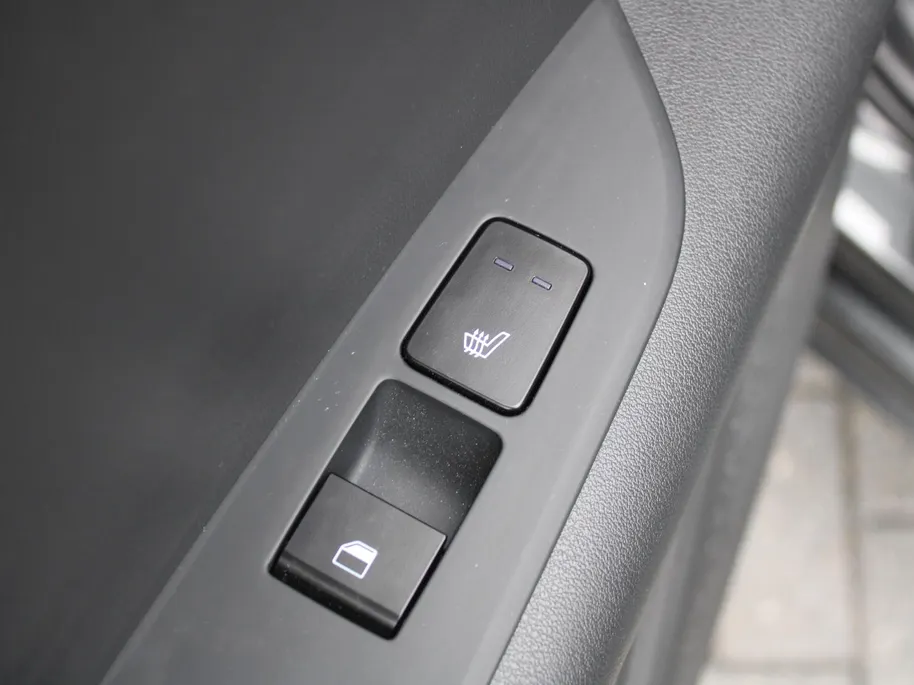 Kia Niro 1.6 GDi Hybrid ExecutiveLine | Automaat | Harman Kardon | Leder | Elek. Stoelverstelling met geheugen | Heads-up Display | Trekhaak | All season |