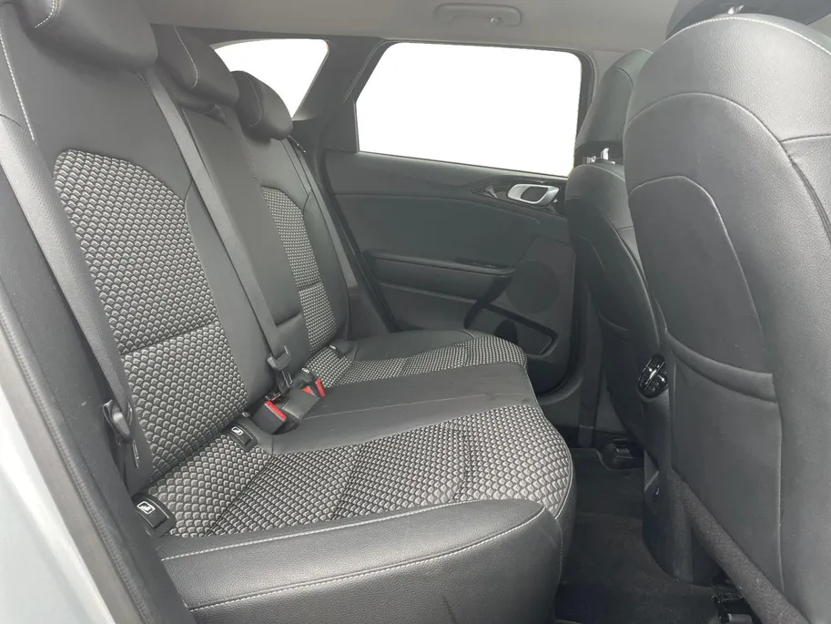 Kia Ceed Sportswagon 1.0 T-GDi ExecutiveLine | Navigatie| Climate Control| Cruise Control| Stoel verwarming| Stuur verwarming| Camera| elec. stoel met geheugen| JBL speakers| Schuif en kanteldak!