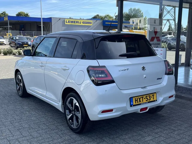 Suzuki Swift 1.2 Style Smart Hybrid
