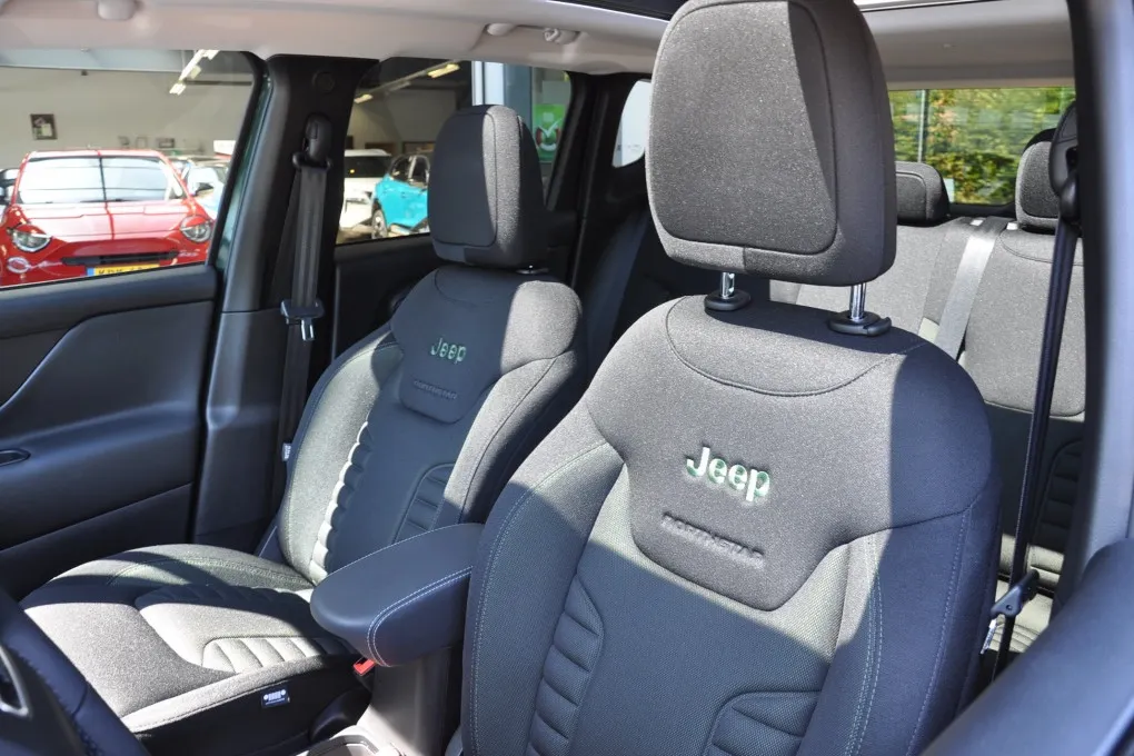 Jeep Renegade 4xe 240 Hyb. Northstar Schuifdak 1200km Plug-In Northstar
