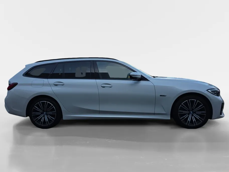 BMW 3 Serie Touring 320e Business Edition Plus | Dealer onderhouden! | 1e Eigenaar | Trekhaak | Achteruitrijcamera | Elektr. Achterklep | Lederen bekleding | Virtual cockpit | 12 maanden garantie