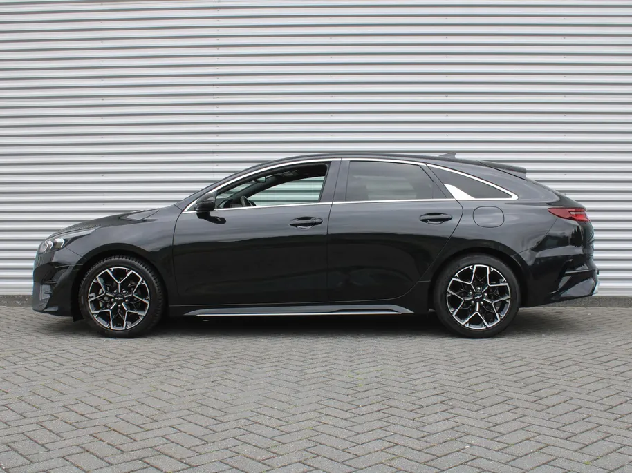 Kia ProCeed 1.5 T-GDi GT-Line | Trekhaak | Schuifdak | Stuur-/stoelverwarming | Camera | Dodehoek detectie | Telefoonlader | Cruise adapt. | 17' LM | LED |