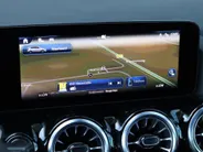 Mercedes-Benz B-Klasse 180 AMG Line l Keyless l Achteruitrij camera l Stoelverwarming l Memory