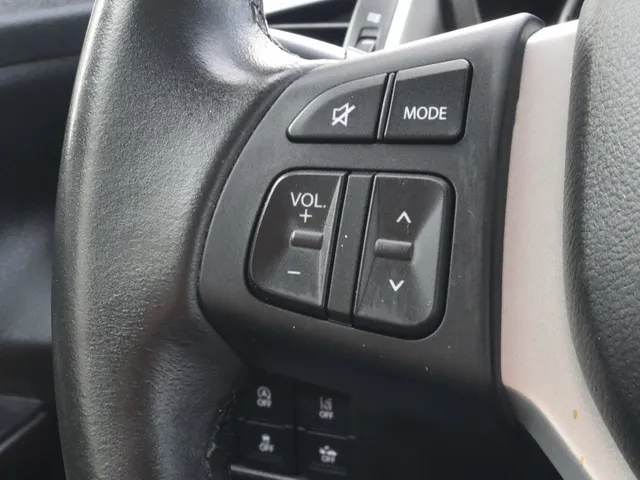 Suzuki S-Cross 1.4 BoosterJet Select Hybrid Carplay | All Seasons | Adaptive Cruise