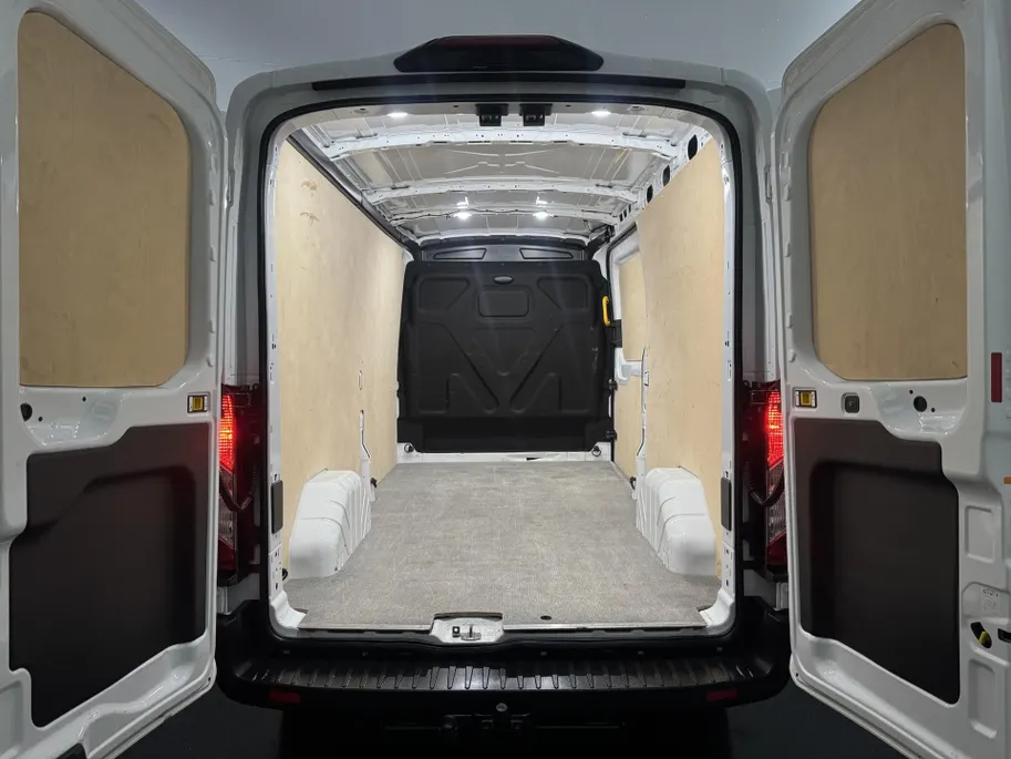 Ford Transit 350 2.0 TDCI L3H2 Trend Trekhaak | Parkeersensoren voor & achter | Verwarmbare voorstoelen| Handmatige regeneratie roetfilter | Navigatiesysteem |