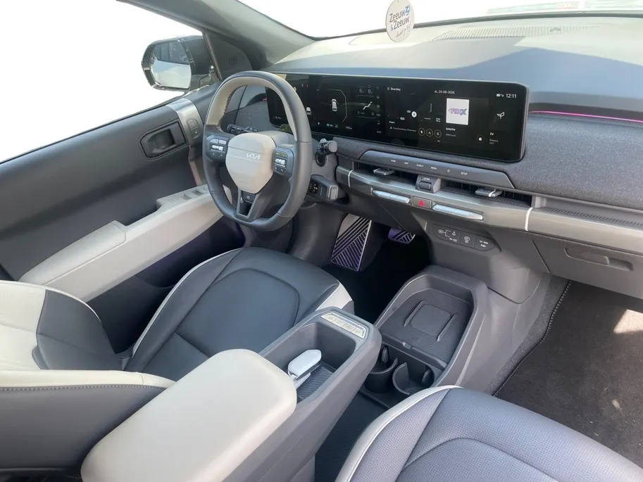 Kia EV3 GT-Line Business Edition 81.4 kWh | Climate Control | Cruise Control | Camera | Navigatie | Stoelverwarming | Stuurverwarming | Privacy Glass | Apple Carplay/Android Auto |