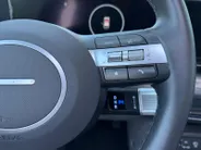 Hyundai Kona 1.6 GDI HEV Premium Sky | Schuif-/ kanteldak | Navigatie | Stoelverwarming & verkoeling | 360 camera | Apple Carplay/ Android auto | DEALER AUTO