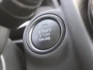 Mazda 2 1.5 e-SkyActiv-G 90PK 6MT Exclusive-Line | Private lease v.a. € 429 p/m | Camera | Dodehoek detectie | Clima | LED | Stoel- / Stuurverwarming |