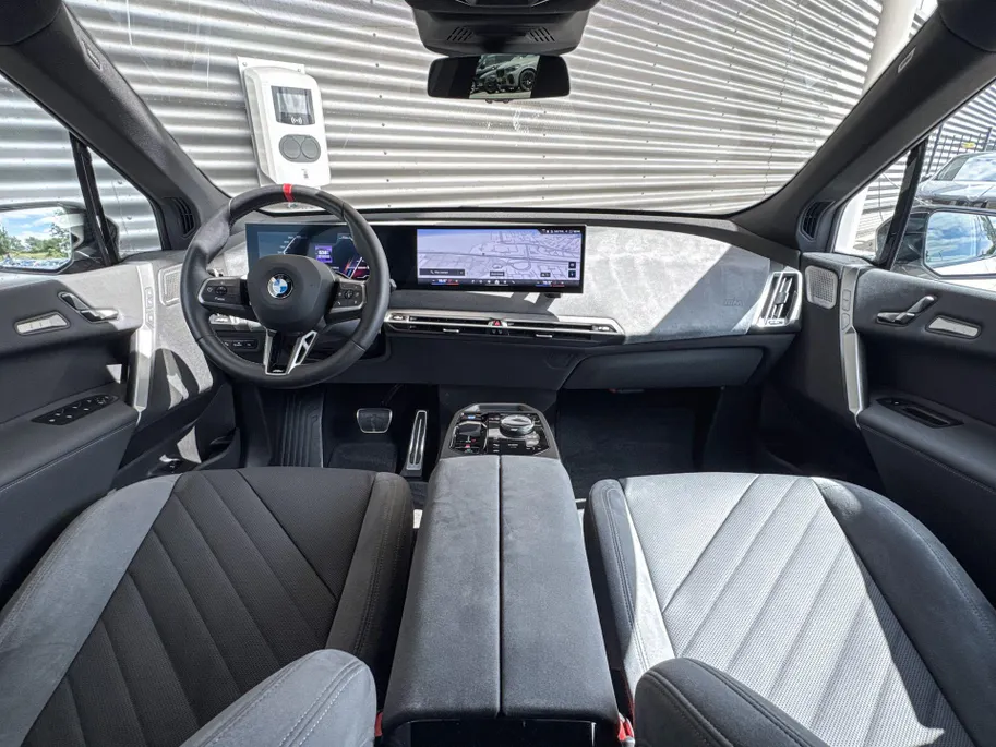 BMW iX xDrive M70 112 kWh