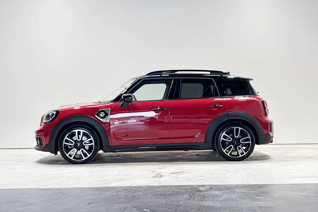 MINI Countryman Cooper SE ALL4 John Cooper Works Essence Pack