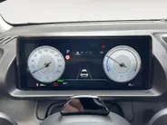 Hyundai Inster Evolve 49 kWh | Nieuw | Uit voorraad leverbaar | Zeer compleet | 360 km range | 360 graden camera | Hyundai Rotterdam - Noord |