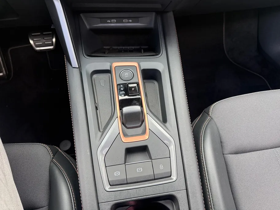 CUPRA Formentor 1.5 TSI e-Hybrid Business Afneembare trekhaak | panorama dak | stoel/stuur verwarming | Carplay |