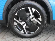 Peugeot 2008 1.2 PureTech 130 Allure | Automaat | Camera | Clima | Cruise | Navi | 17' LM | LED | Apple Carplay/Android Auto |