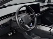Volkswagen ID.7 Tourer Pro Business 77 kWh / 286pk Stuur- & Stoelverwarming · 360 Camera · Trekhaak · IQ.LIGHT ·  Head-Up Display