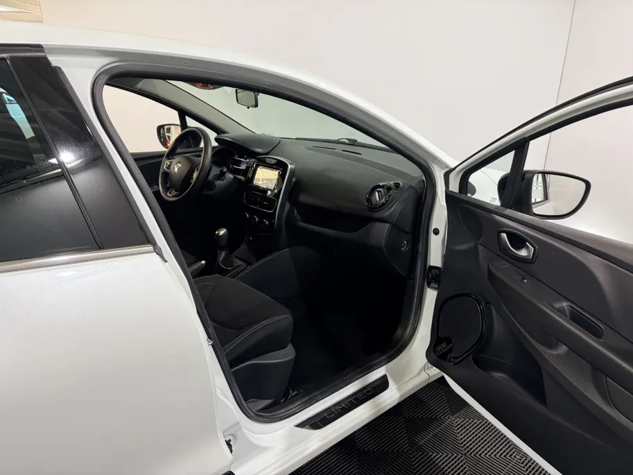 Renault Clio 90PK TCe Limited | Camera | Airco | Cruise Control | Lichtmetalen Velgen | Bluetooth | Keyless Entry | Elektrische Ramen & Spiegels | Parkeersensoren | Armsteun |
