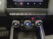 Renault Clio 1.6 E-Tech Full Hybrid 145 techno AUTOMAAT NAVI AIRCO CAMERA PARKEERSENSOREN CRUISE CONTROLE APPLE CARPLAY ANDROID AUTO DEALER ONDERHOUDEN ZEER MOOIE AUTO