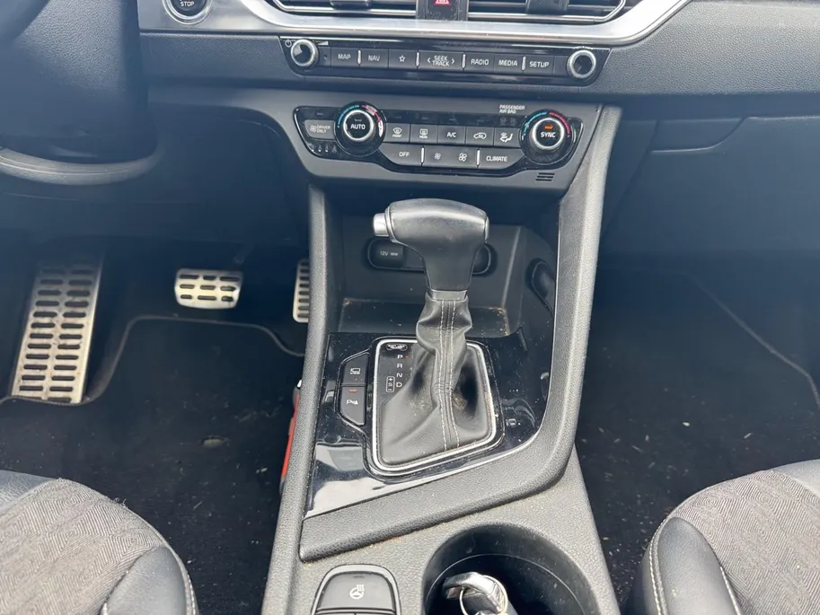 Kia Niro 1.6 GDi Hybrid DynamicPlusLine | Navigatie | Climate control | Cruise control | Stoel + Stuur verwarming | All-season